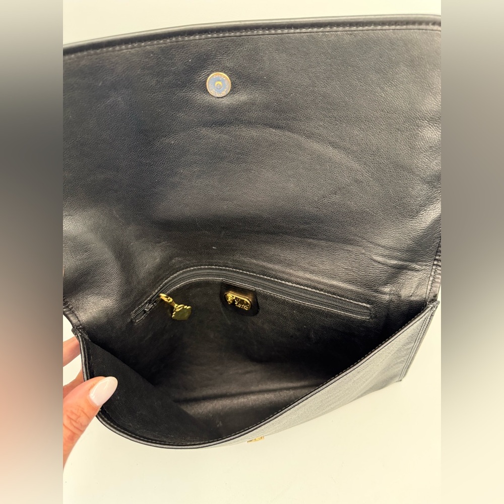 Gucci ‘Interlocking G’s Envelope Slouchy Clutch’ - Picture 7 of 10